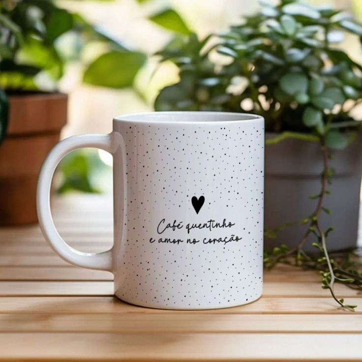 Caneca - Café quentinho e Amor no coração